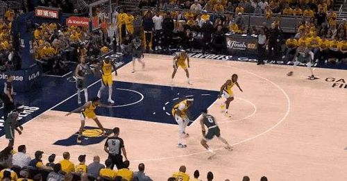 NBA历史最强阵容引热议：传奇球星闪耀篮球星空